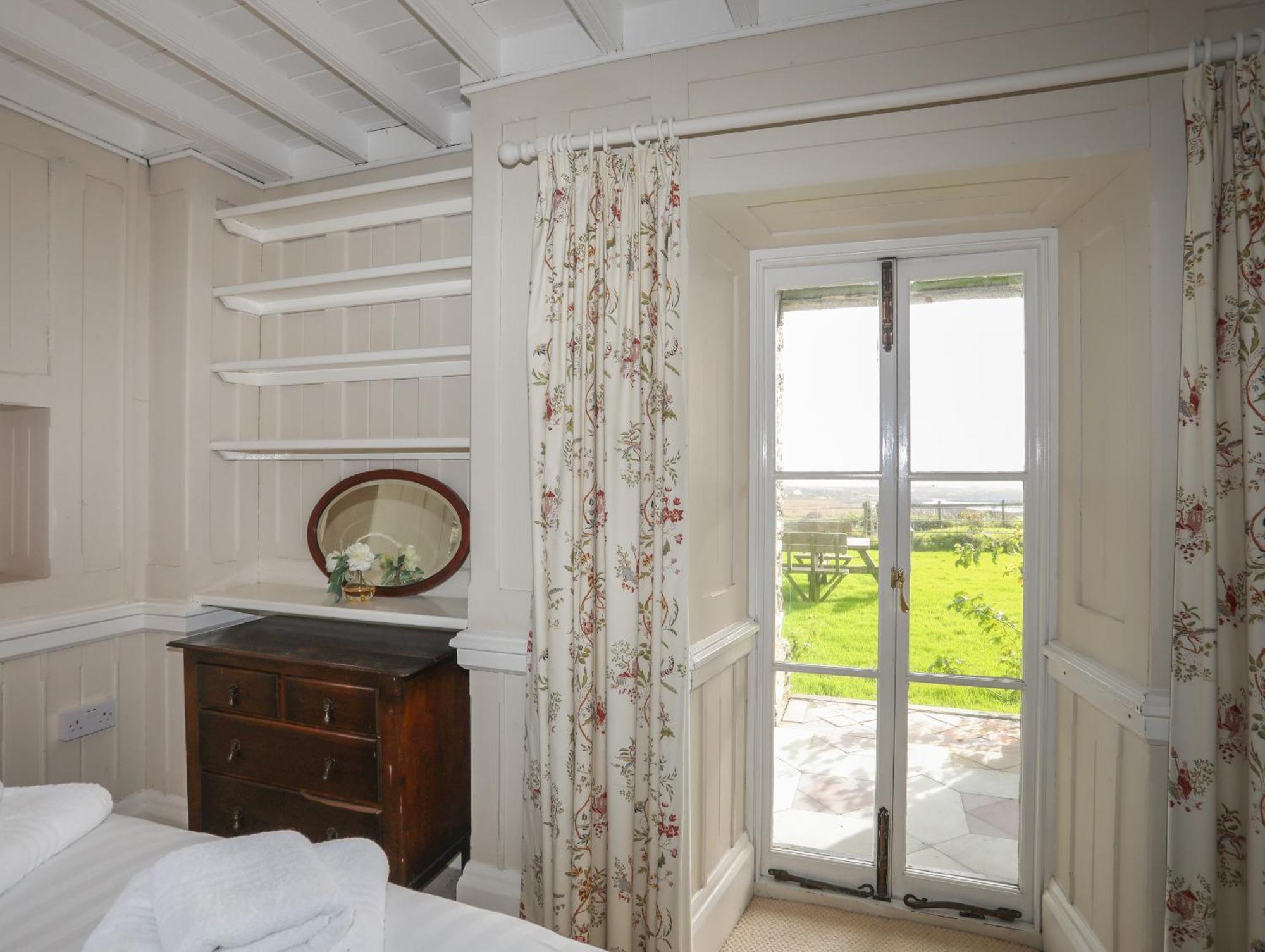 Plas Rhoscolyn Exterior photo